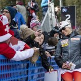 Attendue sur la piste, Lara Gt-Behrami l'étaient également en dehors par ses fans.
